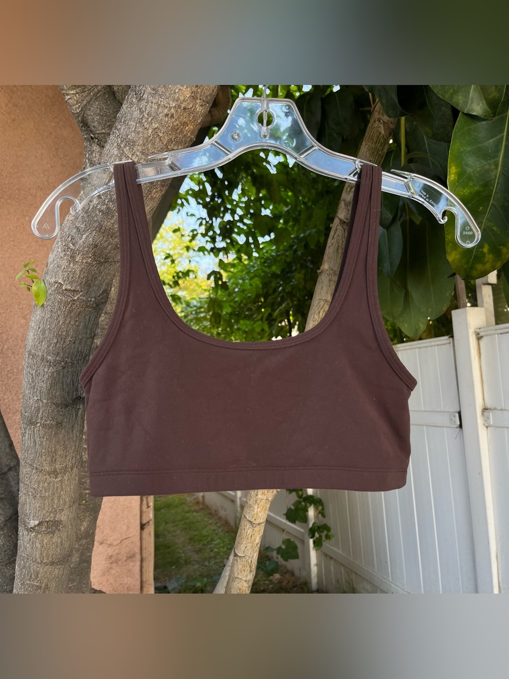 Aritzia TnAction Scoop Neck Sports Bra in Chocolate Brown .